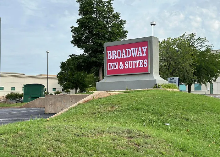 Broadway Inn & Suites