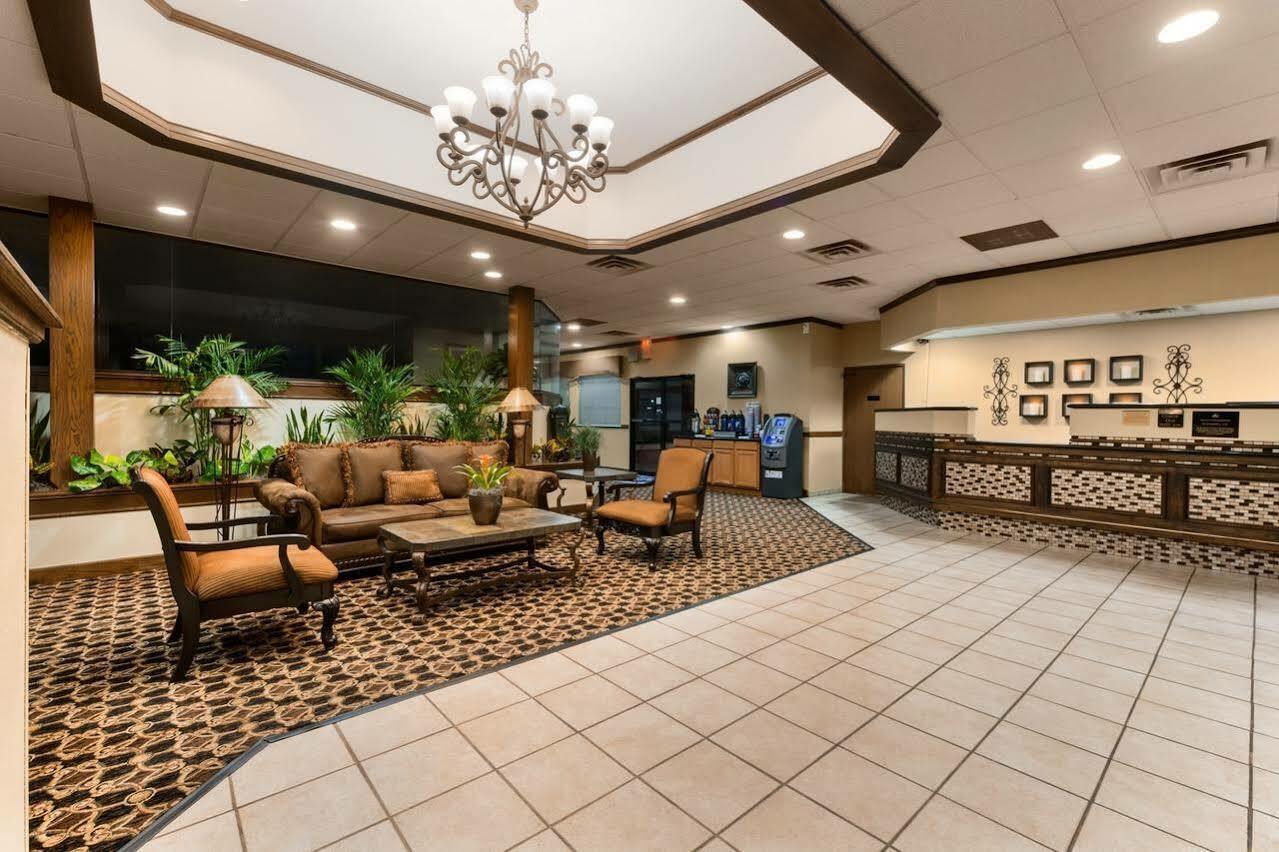 Broadway & Hotel 3*